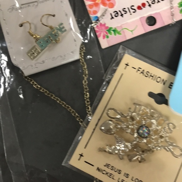 Lot of costume jewelry - Picture 11 of 13